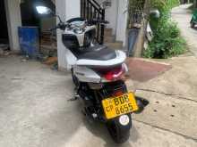https://riyasewana.com/uploads/honda-pcx-150-2719344913542.jpg