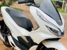 https://riyasewana.com/uploads/honda-pcx-150-821243122183.jpg