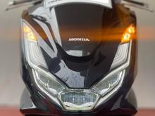 https://riyasewana.com/uploads/honda-pcx-160-1013165619075.jpg