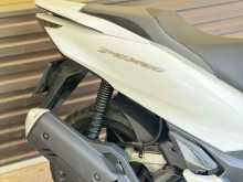 https://riyasewana.com/uploads/honda-pcx-160-1219505522062.jpg