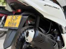 https://riyasewana.com/uploads/honda-pcx-160-1420104322503.jpg