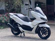 https://riyasewana.com/uploads/honda-pcx-160-1517401513452.jpg