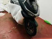 https://riyasewana.com/uploads/honda-pcx-160-1523580313092.jpg