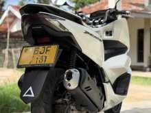 https://riyasewana.com/uploads/honda-pcx-160-1610441422762.jpg