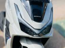 https://riyasewana.com/uploads/honda-pcx-160-1718201713282.jpg