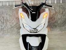 https://riyasewana.com/uploads/honda-pcx-160-1810070022662.jpg