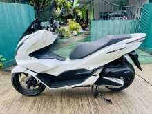 https://riyasewana.com/uploads/honda-pcx-160-2021565613793.jpg