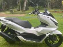 https://riyasewana.com/uploads/honda-pcx-160-2119433913733.jpg