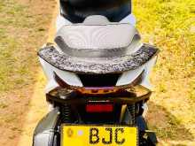 https://riyasewana.com/uploads/honda-pcx-160-2120355913194.jpg