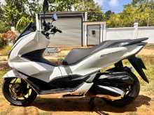 https://riyasewana.com/uploads/honda-pcx-160-2120355913833.jpg
