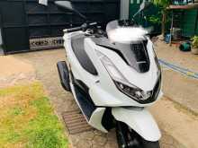 https://riyasewana.com/uploads/honda-pcx-160-2121090813032.jpg