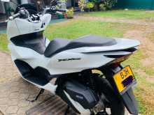 https://riyasewana.com/uploads/honda-pcx-160-2121090813233.jpg
