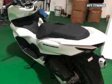 https://riyasewana.com/uploads/honda-pcx-160-21948321025.jpg