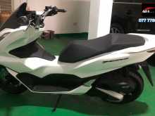 https://riyasewana.com/uploads/honda-pcx-160-21948321784.jpg