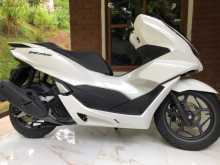 https://riyasewana.com/uploads/honda-pcx-160-220575113033.jpg