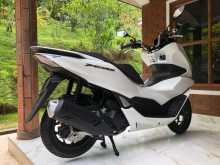 https://riyasewana.com/uploads/honda-pcx-160-220575113334.jpg