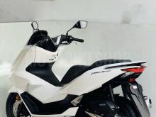 https://riyasewana.com/uploads/honda-pcx-160-2311285319065.jpg