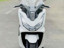 https://riyasewana.com/uploads/honda-pcx-160-2318484224481.jpg