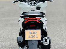https://riyasewana.com/uploads/honda-pcx-160-2318484224602.jpg