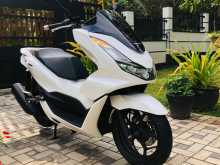 https://riyasewana.com/uploads/honda-pcx-160-2321261313223.jpg