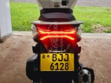 https://riyasewana.com/uploads/honda-pcx-160-24710191306229.jpg