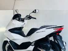 https://riyasewana.com/uploads/honda-pcx-160-2716362113893.jpg