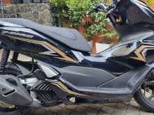 https://riyasewana.com/uploads/honda-pcx-160-2822334613321.jpg