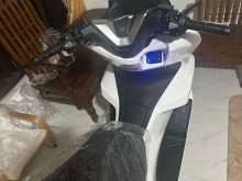 https://riyasewana.com/uploads/honda-pcx-160-28914124033.jpg