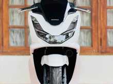 https://riyasewana.com/uploads/honda-pcx-160-3022434022183.jpg