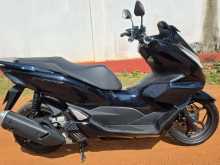 https://riyasewana.com/uploads/honda-pcx-160-32019574383.jpg