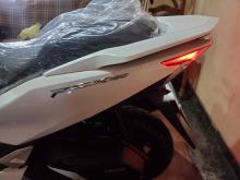 https://riyasewana.com/uploads/honda-pcx-160-410394324421.jpg