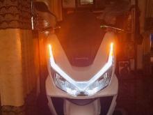 https://riyasewana.com/uploads/honda-pcx-160-4852346716.jpg