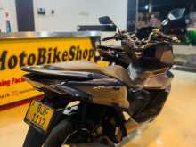 https://riyasewana.com/uploads/honda-pcx-160-49301813094.jpg