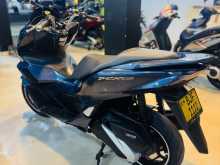https://riyasewana.com/uploads/honda-pcx-160-49301813823.jpg