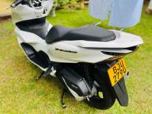 https://riyasewana.com/uploads/honda-pcx-160-512092113374.jpg