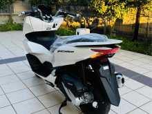 https://riyasewana.com/uploads/honda-pcx-160-719461522033.jpg