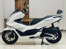 https://riyasewana.com/uploads/honda-pcx-160cc-1612040722403.jpg