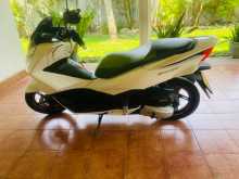 https://riyasewana.com/uploads/honda-pcx-1712272113972.jpg