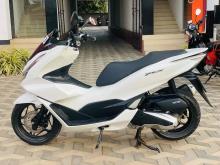 https://riyasewana.com/uploads/honda-pcx-1811010724361.jpg