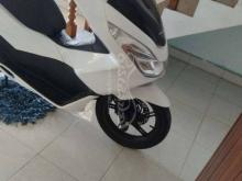 https://riyasewana.com/uploads/honda-pcx-19831324043100.jpg