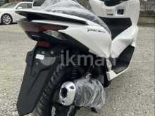 https://riyasewana.com/uploads/honda-pcx-2014380122432.jpg