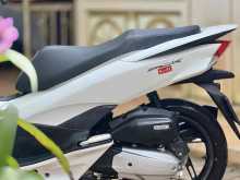 https://riyasewana.com/uploads/honda-pcx-2017-1812591622392.jpg