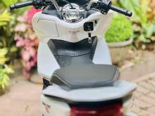 https://riyasewana.com/uploads/honda-pcx-2017-1812594424803.jpg