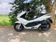 https://riyasewana.com/uploads/honda-pcx-2212415922892.jpg