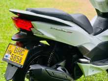 https://riyasewana.com/uploads/honda-pcx-248525213763.jpg