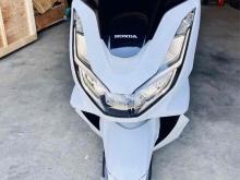 Honda PCX 2024 Motorbike