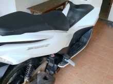 Honda PCX 2021 Motorbike