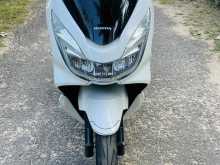 Honda PCX 2018 Motorbike