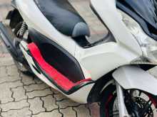 https://riyasewana.com/uploads/honda-pcx-61807274522.jpg