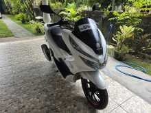 Honda PCX ANGEL LIGHT 125 2018 Motorbike